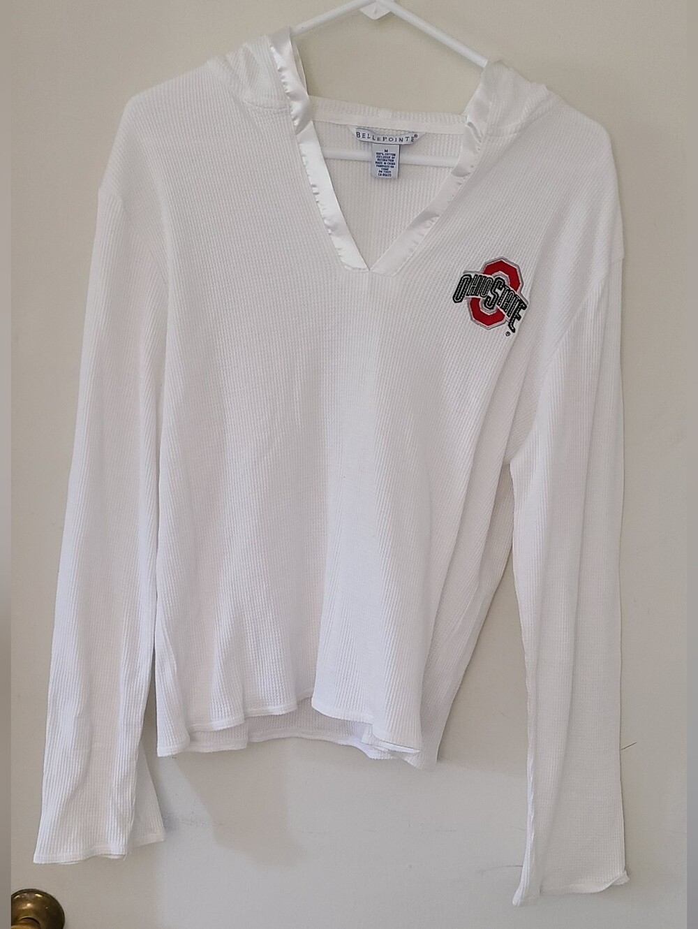 Ohio State Buckeyes BellePointe White V Neck Thermal Long Sleeve Hoodie Medium